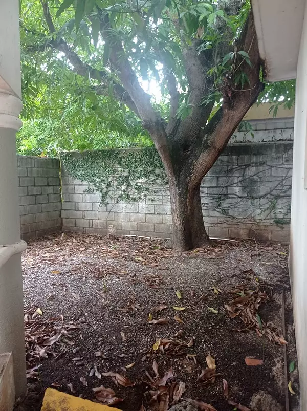 apartamentos - Casa en alquiler para oficina en El Millon 10