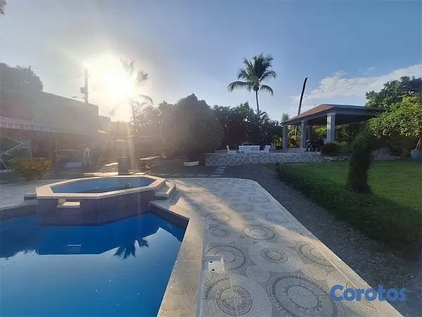 casas vacacionales y villas - Vendo villa amueblada! Con piscina En pedro Brant, Santo Domingo Oeste 3,783mts 10