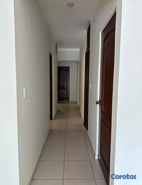 apartamentos - Amplio apto en Urb. Real
Apto en Urb. Real 4