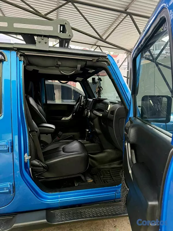jeepetas y camionetas - jeep wrangler unlimited Sáhara 2016 10