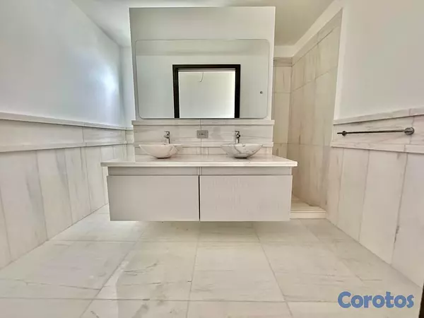 apartamentos - vendo avenida anacaona piso 19 tres habitaciones con su baño tres parqueos balcó 5