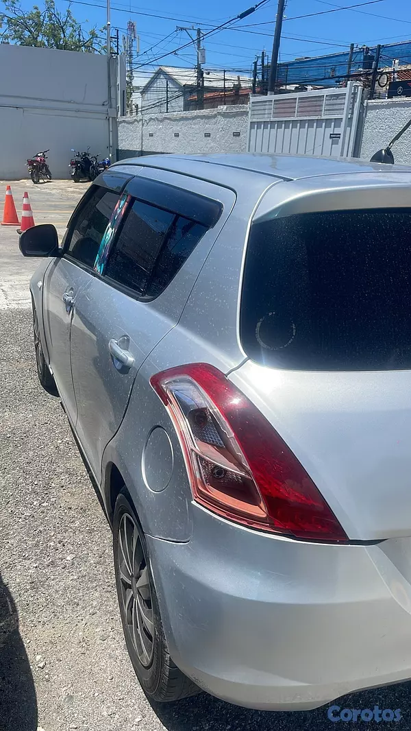 carros - Suzuki Swift  japonés cualquier interés puede comunicar conmigo 420 negociable 7