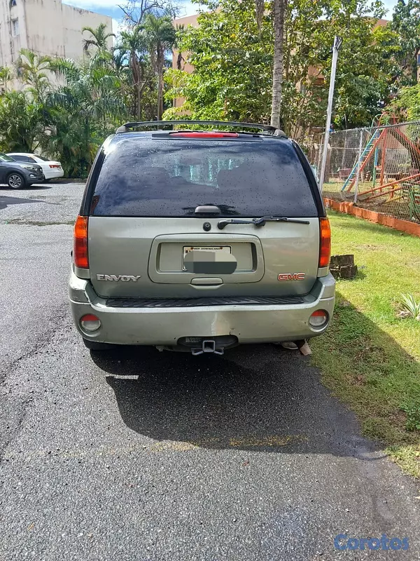 jeepetas y camionetas - RD$250,000 - GMC Envoy 2004 - Gas Natural 3