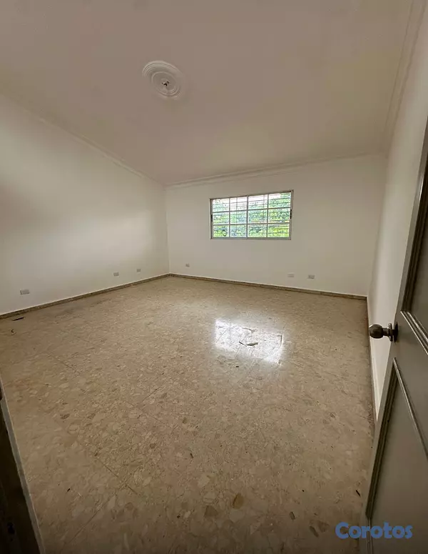 oficinas y locales comerciales - se alquila casa  5