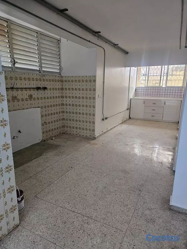 casas - Casa comercial de 315m2 en alquiler en Evaristo Mo 2