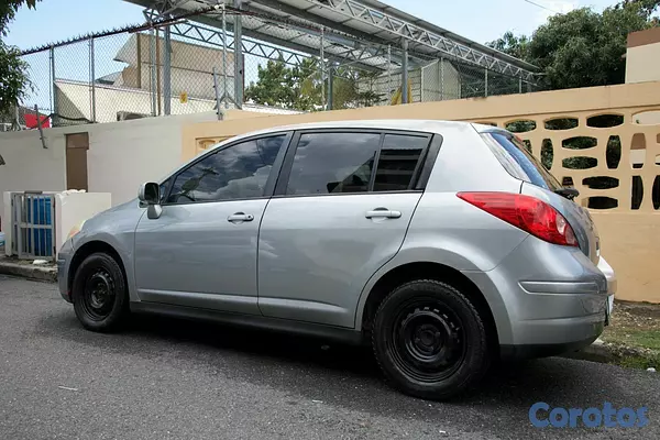 carros - Nissan Versa 2011 Americano 9