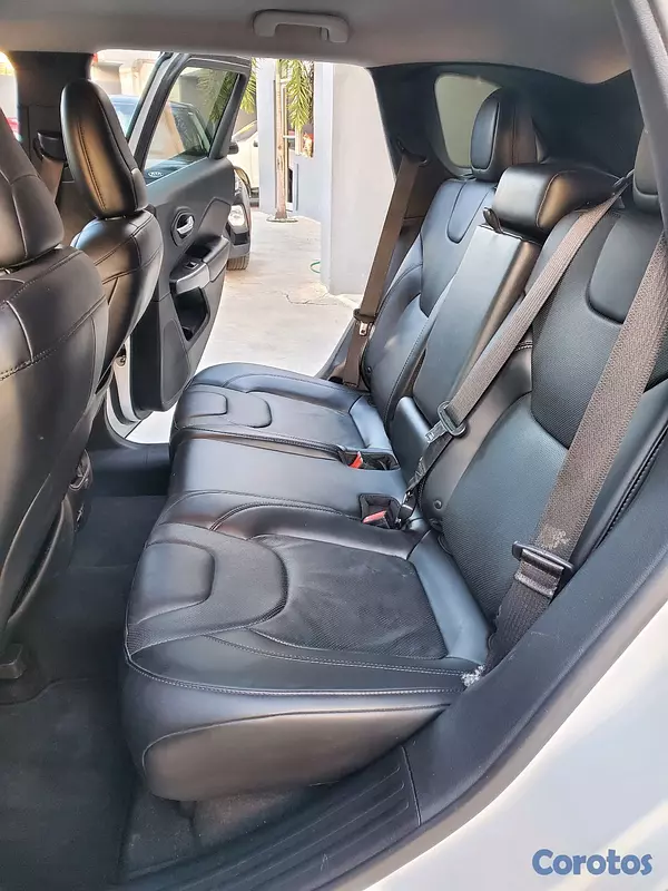 jeepetas y camionetas - Jeep Cherokee Límited 4WD 2019 8