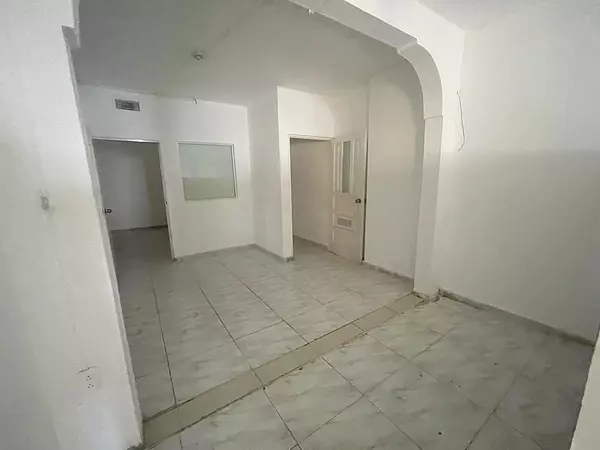 oficinas y locales comerciales - Local céntrico y comercial  4