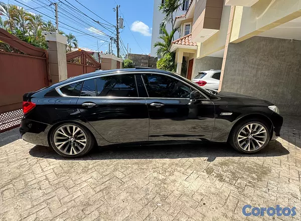 jeepetas y camionetas - BMW 535i GT 2011 es de color Negro con asientos ma 3