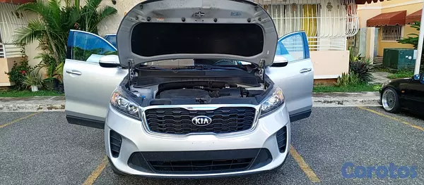 jeepetas y camionetas - Kia Sorento LX año 2020 7