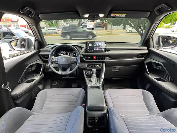 jeepetas y camionetas - Toyota Yaris Cross FULL 2025 4