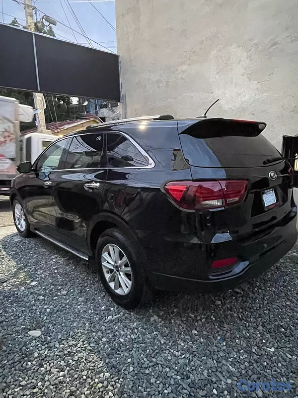 jeepetas y camionetas - Kia Sorento 2020 LX en excelente estado 7