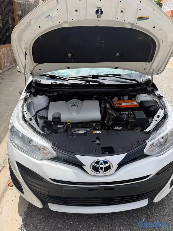 carros - Toyota Yaris año 2018 10
