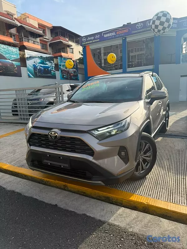 jeepetas y camionetas - Toyota Rav4 XLE 2024 11