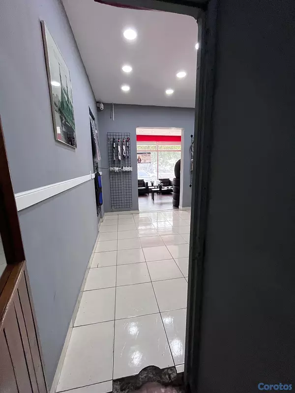 oficinas y locales comerciales - LOCAL COMERCIAL ENSANCHE KENNEDY  5