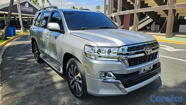jeepetas y camionetas - VENDO LA LAND CRUISER MAS NUEVA, POCO USO 2