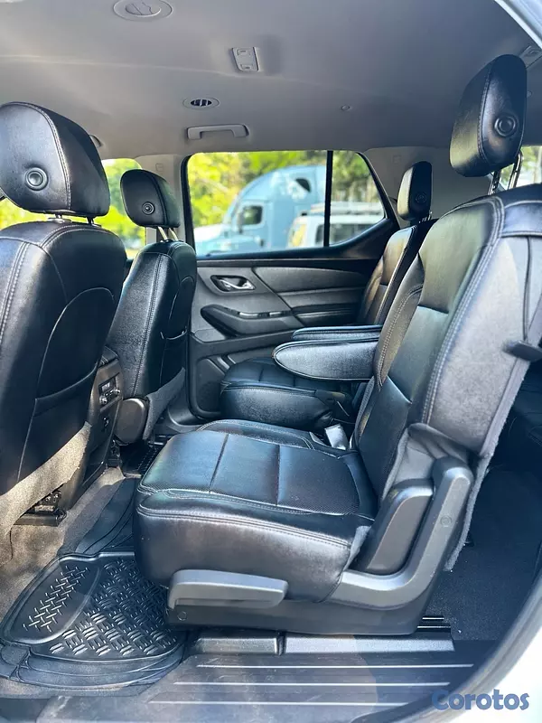 jeepetas y camionetas - CHEVROLET TRAVERSE LT 2018 18