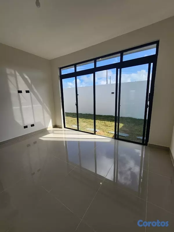casas - venta de casa próximo a la avenida ecológica Santo Domingo este  5