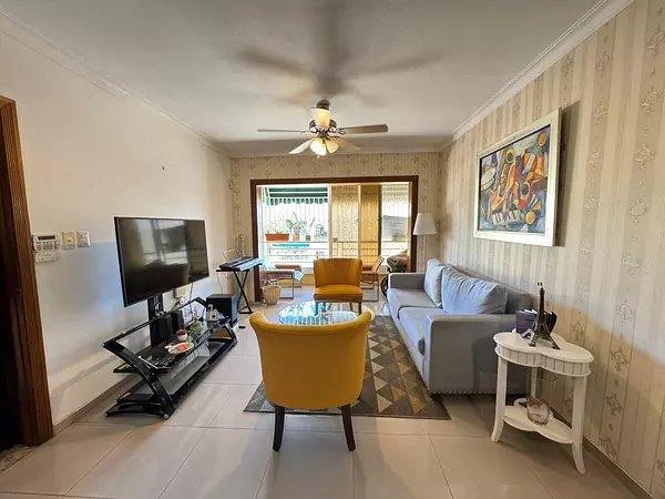 apartamentos - Apartamento en Venta
GALÁ
RD$8,000,000.00
Mantenimiento: RD$3,000.00

CARACTERÍS 1