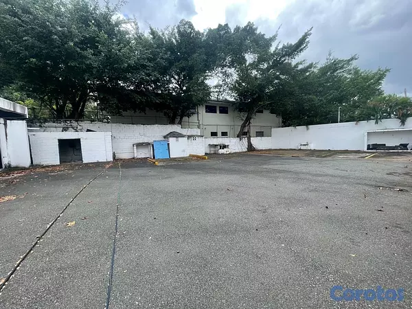 oficinas y locales comerciales - alquiló local comercial Gazcue amplio capacidad para 30 vehículos  8