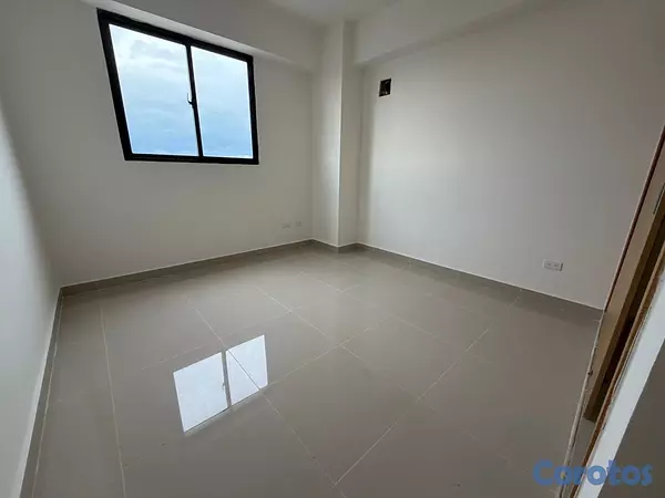 apartamentos - alquiló san Isidro frente al jumbo pis 6 tres habitaciones dos parqueos balcón 3