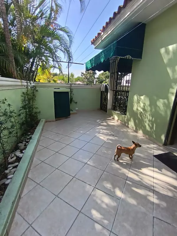 casas - Se vende de oportunidad Casa de dos niveles Cerros de Arroyo Hondo 
USD$425,000 6