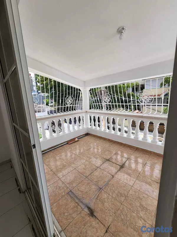 casas - SE VENDE AMPLIA CASA EN COLINAS DE LOS RIOS 9