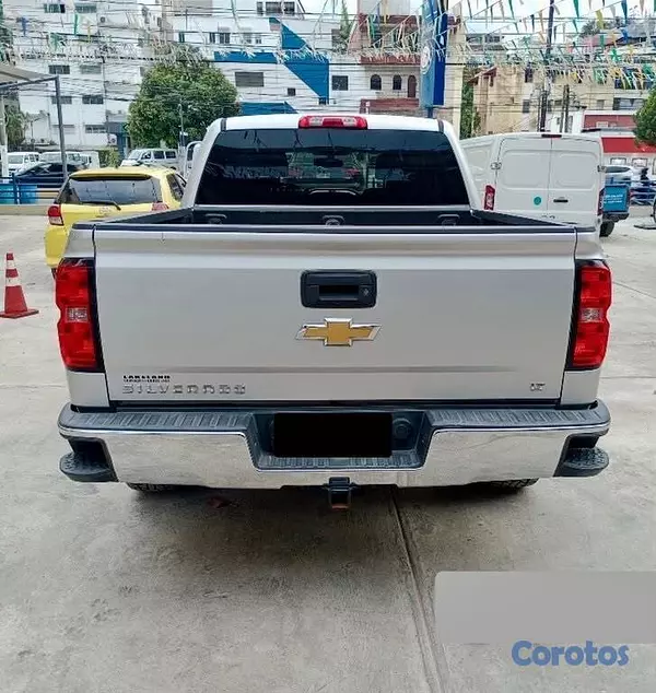 jeepetas y camionetas - CHEVROLET SILVERADO 2017 6