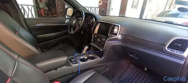 jeepetas y camionetas - JEEP GRAND CHEROKEE FULL. PANORÁMICA AÑO 2018 LIMITED 4X4.

-  8