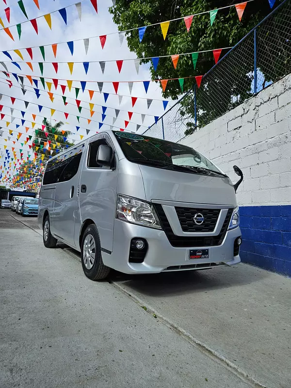 otros vehiculos - NISSAN NV350 CARAVAN  3