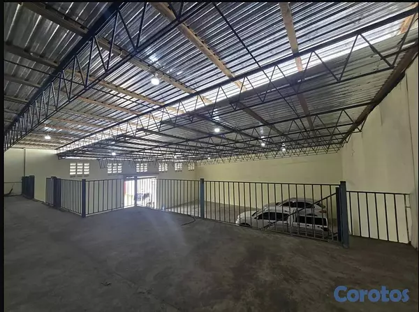 otros inmuebles - Nave Industrial de 800 m² en Alquiler en Avenida I 5
