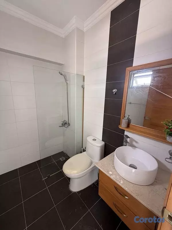 apartamentos - vendo los cacicazgos pis 4 tres habitaciones dos baño parqueo bancos seevicio 4