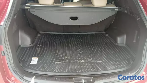 jeepetas y camionetas - Hyundai Santa Fe Sport 2017, la Full, Techo Panoramico RD$950,000 NEG. SDE 3