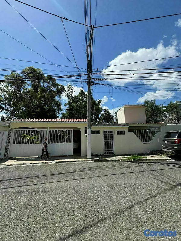 solares y terrenos - Terreno de 1,026.00 En Las Caobas  3