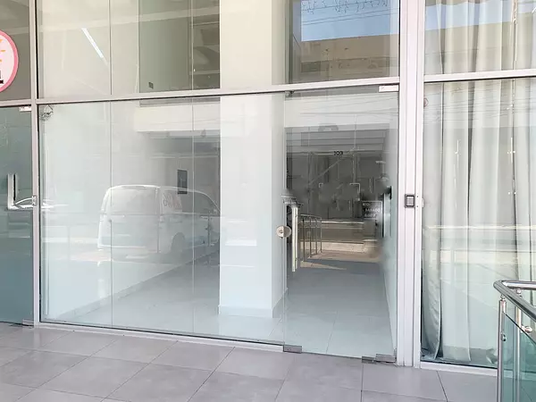 oficinas y locales comerciales - Local de dos niveles espacio abierto 106 metros 3