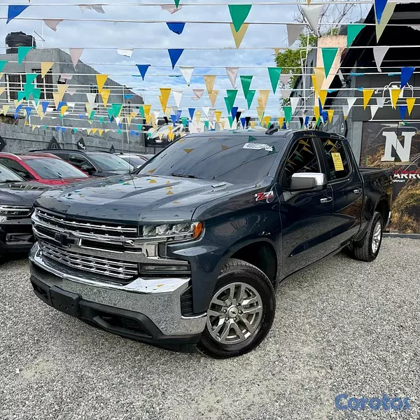 jeepetas y camionetas - CHEVROLET SILVERADO HIGH COUNTRY DURAMAX 1500 LT Z 2