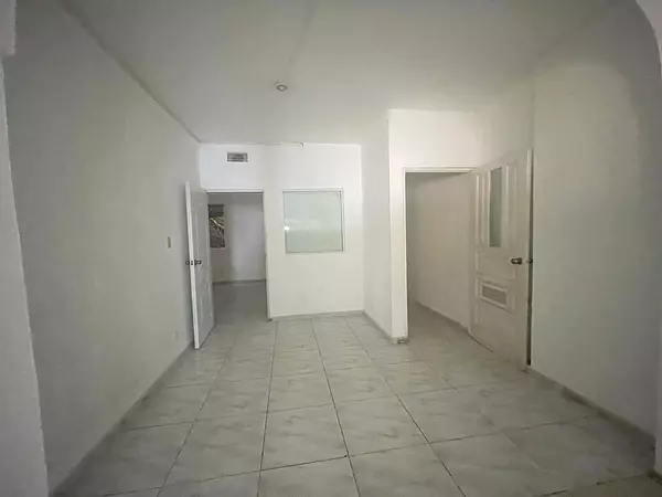 oficinas y locales comerciales - Local céntrico y comercial  6