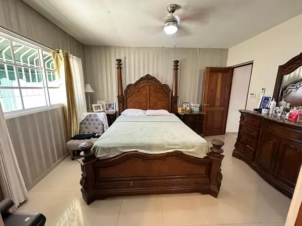 apartamentos - Apartamento en Venta
GALÁ
RD$8,000,000.00
Mantenimiento: RD$3,000.00

CARACTERÍS 2