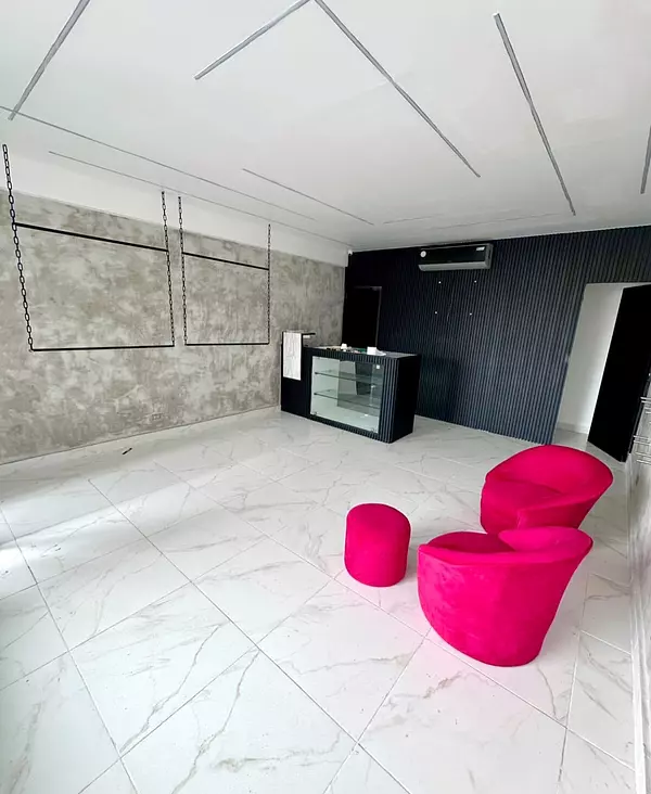 oficinas y locales comerciales - Local en los Prados  3