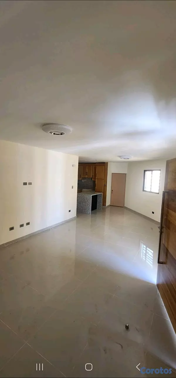 casas - Vendo casa con exelente ubicación en Urb Las Antillas  8