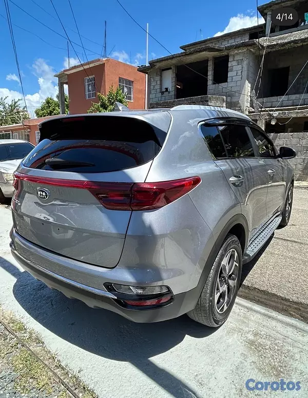 jeepetas y camionetas - Kia Sportage LX 2020 4