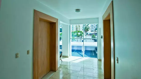 apartamentos - Se Renta Apartamento Totalmente Amueblado en Zona Centrica  2