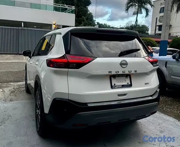 jeepetas y camionetas - Nissan Rogue SV 2023 3