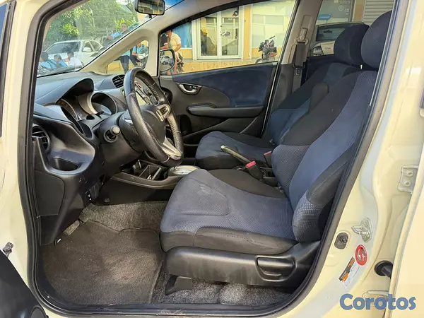 carros - Vehiculo Honda Fit 2012 de oportunidad 5