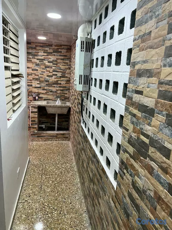 apartamentos - ¡Apto en venta totalmente remodelado. Ave Independencia- 2do nivel!  2