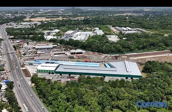 solares y terrenos - Nave industrial alquiler Aut. Duarte KM 18 Santo Domingo 6