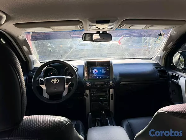 jeepetas y camionetas - Toyota Land Cruiser Prado 2013 VX 4x4 Con nevera 3 filas bien cuidada 6