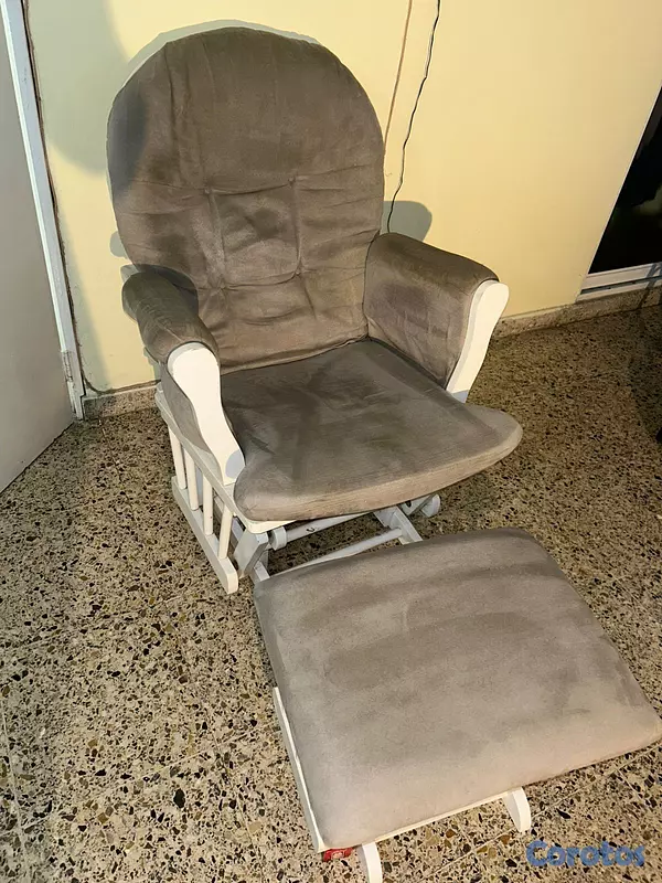 muebles - Vendo mecedora para lactancia con ottoman como nueva! 10/10 3