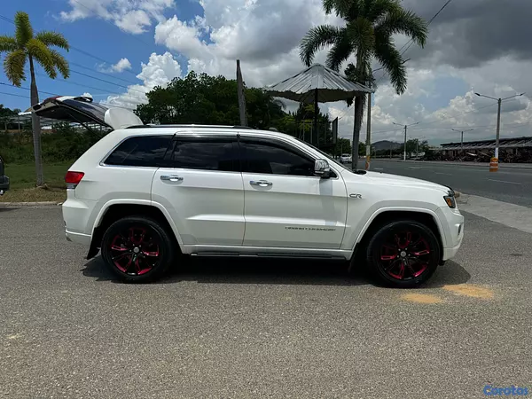 jeepetas y camionetas - Vendo Jeep Grand Cherokee Rst8 $19,900 en Santo Domingo 3