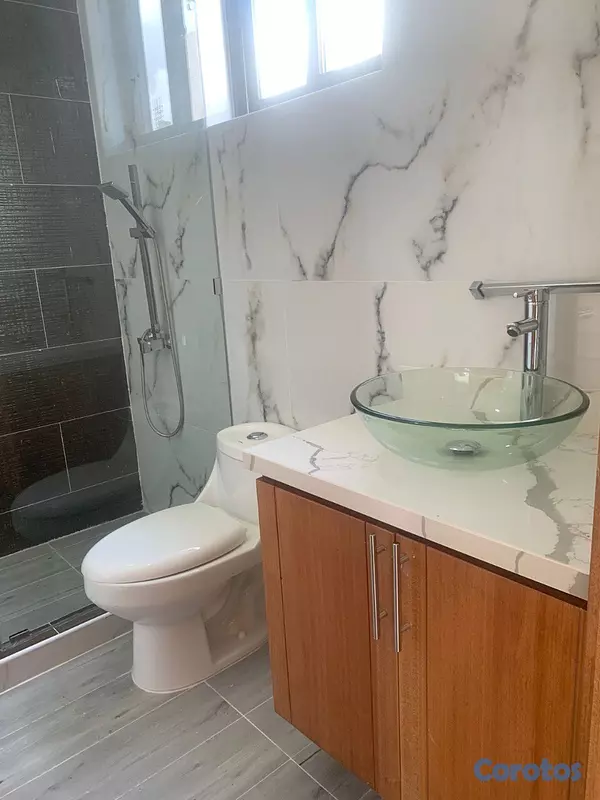 apartamentos - Tu Propio Castillo Cerca del Mar Casa con Piscina 9